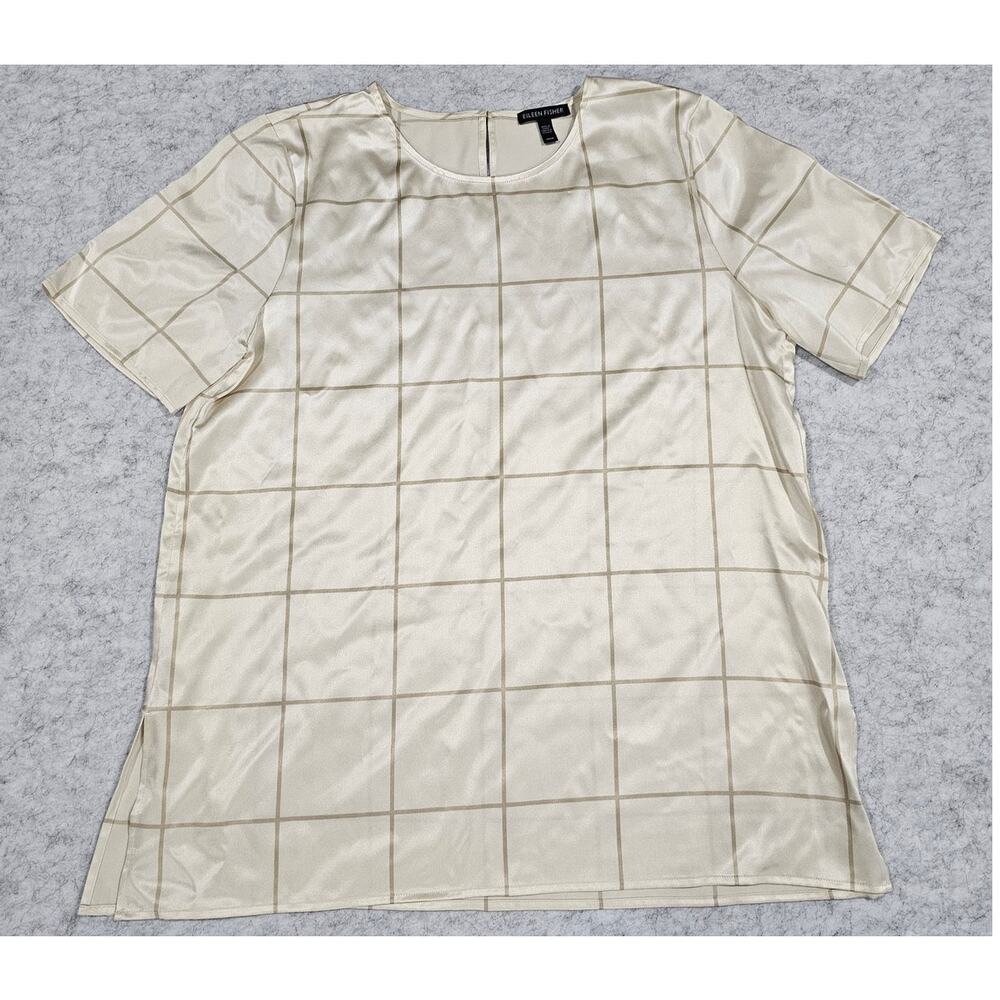 Eileen Fisher 96% Silk, 4% Spandex Top, Short Sleeve, Round Neck, Split Hem Sz M